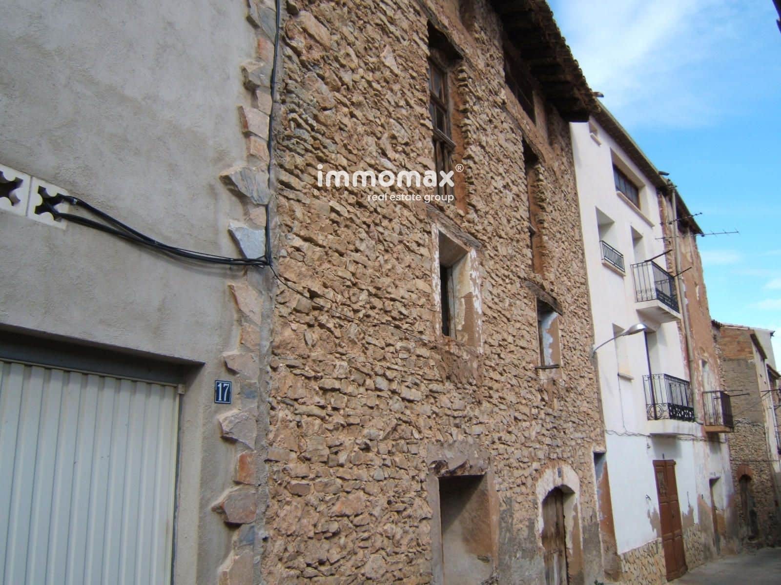 Villa til salgs i Pauls med garasje - € 56 000 (Ref: 9756724)