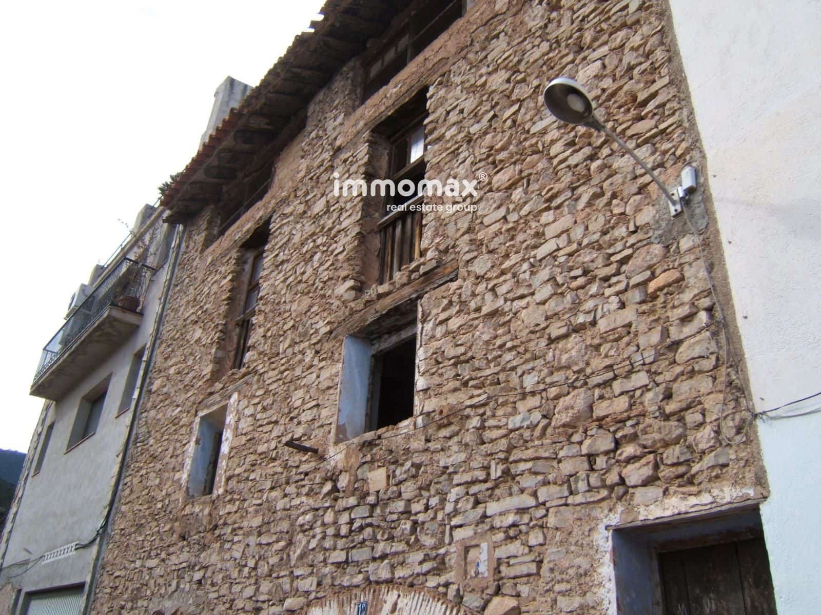 Villa til salgs i Pauls med garasje - € 56 000 (Ref: 9756724)