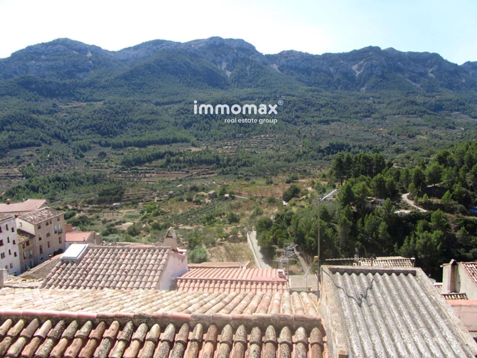 Villa til salgs i Pauls med garasje - € 56 000 (Ref: 9756724)