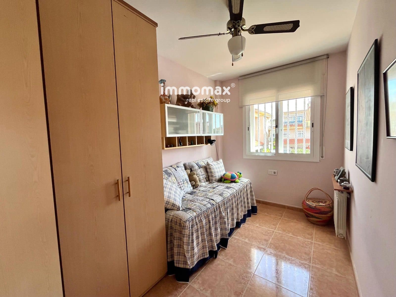 4 bedroom Townhouse for sale in Cubelles with pool garage - € 450,000 (Ref: 9778441)