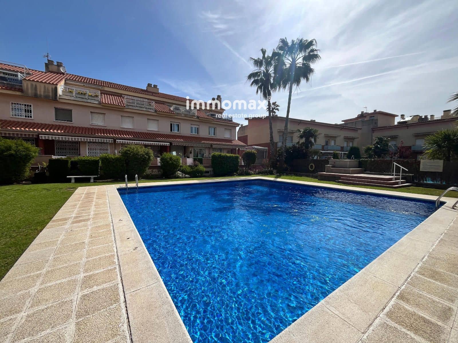 4 bedroom Townhouse for sale in Cubelles with pool garage - € 450,000 (Ref: 9778441)