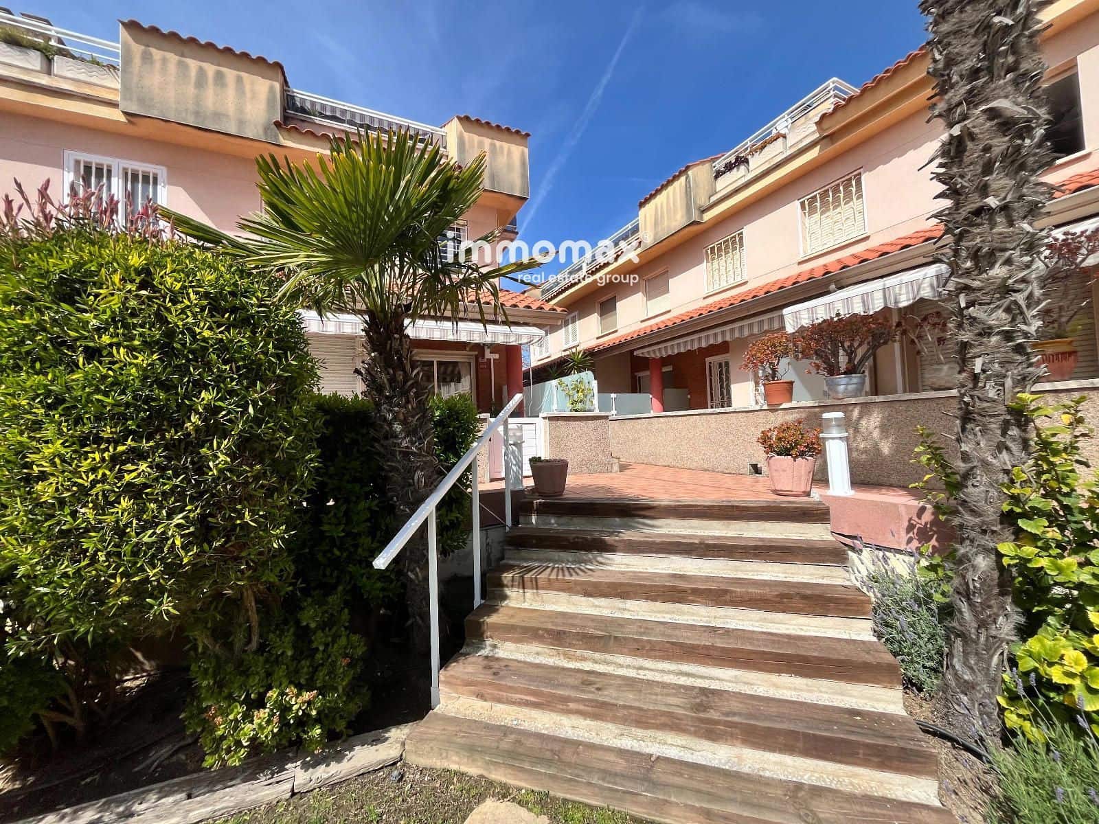 4 bedroom Townhouse for sale in Cubelles with pool garage - € 450,000 (Ref: 9778441)