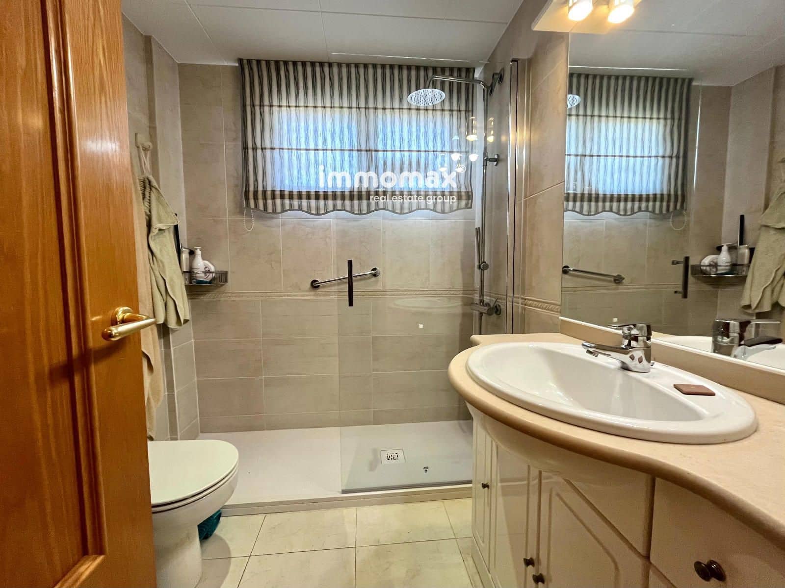 4 bedroom Townhouse for sale in Cubelles with pool garage - € 450,000 (Ref: 9778441)