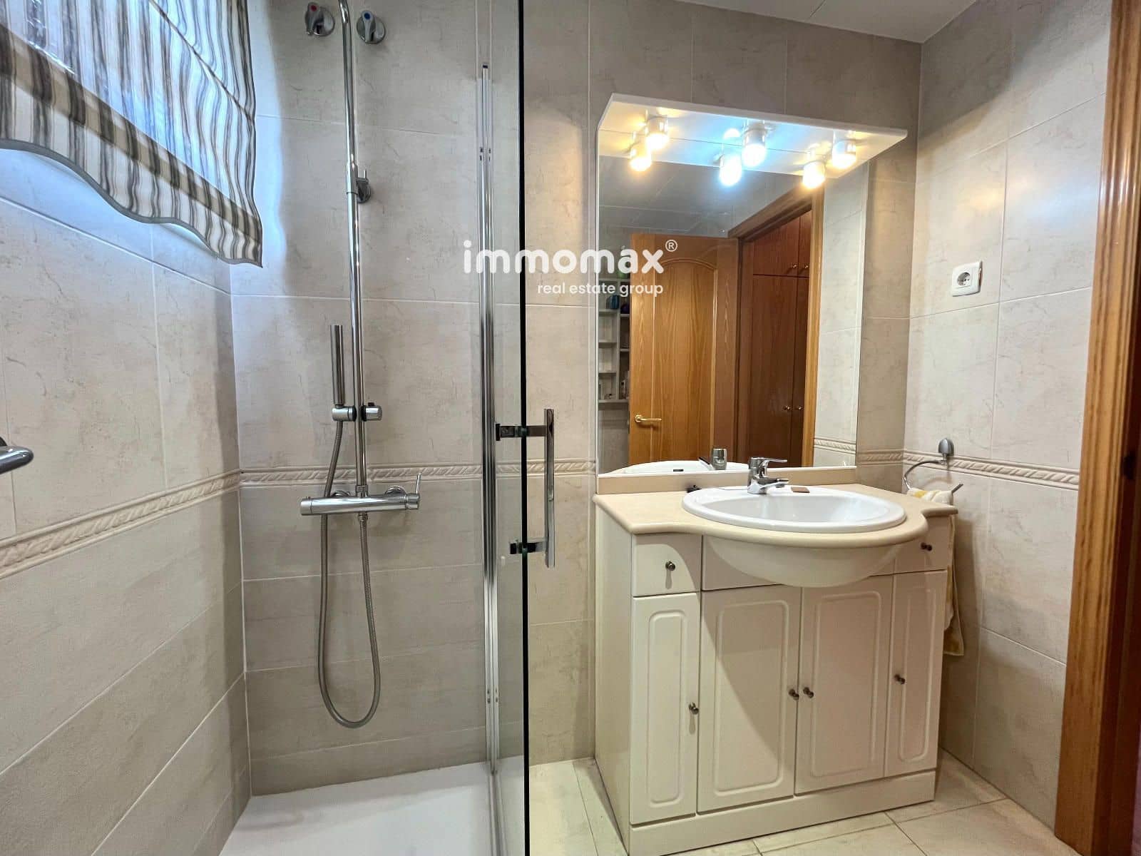 4 bedroom Townhouse for sale in Cubelles with pool garage - € 450,000 (Ref: 9778441)