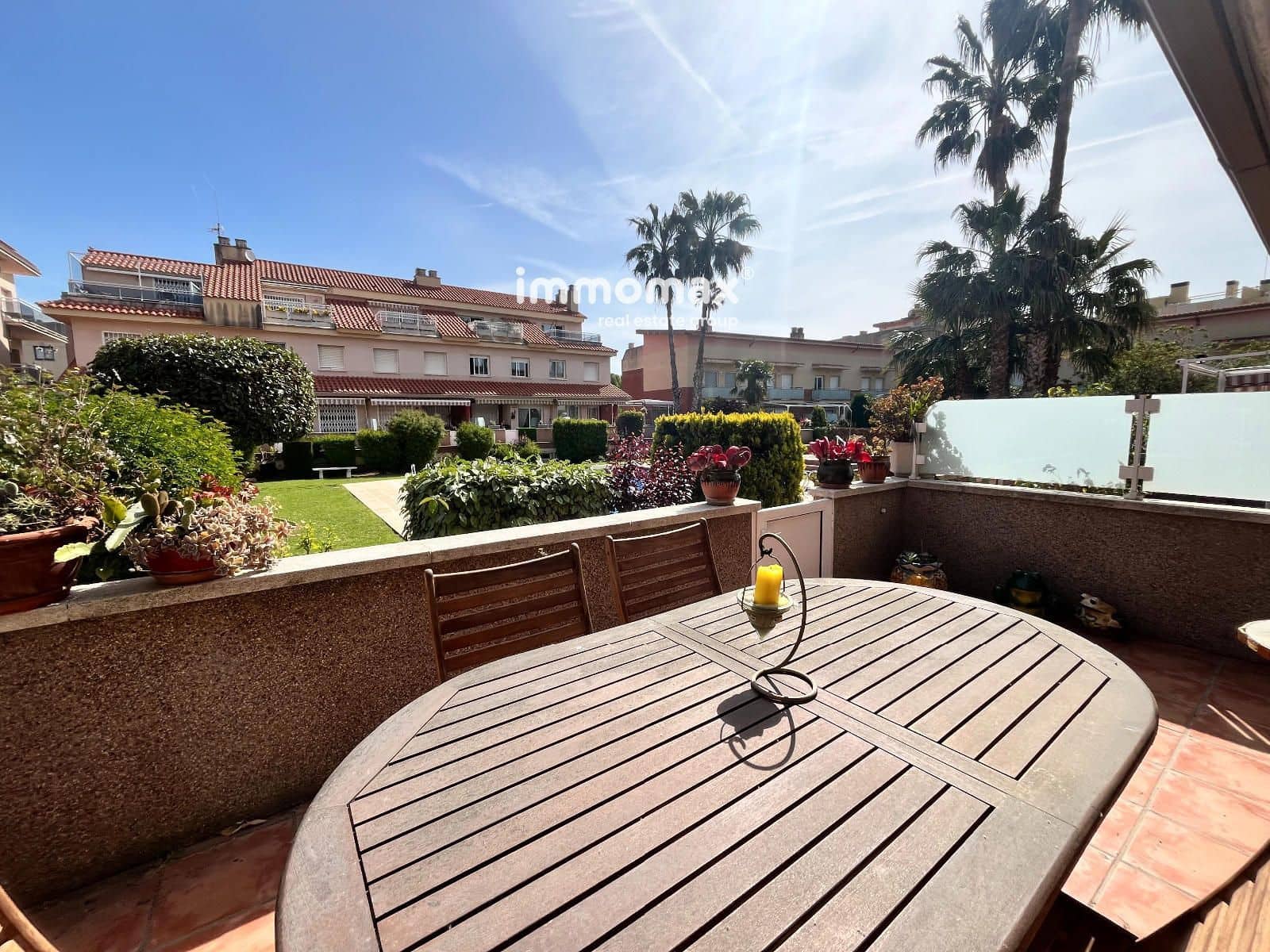 4 bedroom Townhouse for sale in Cubelles with pool garage - € 450,000 (Ref: 9778441)