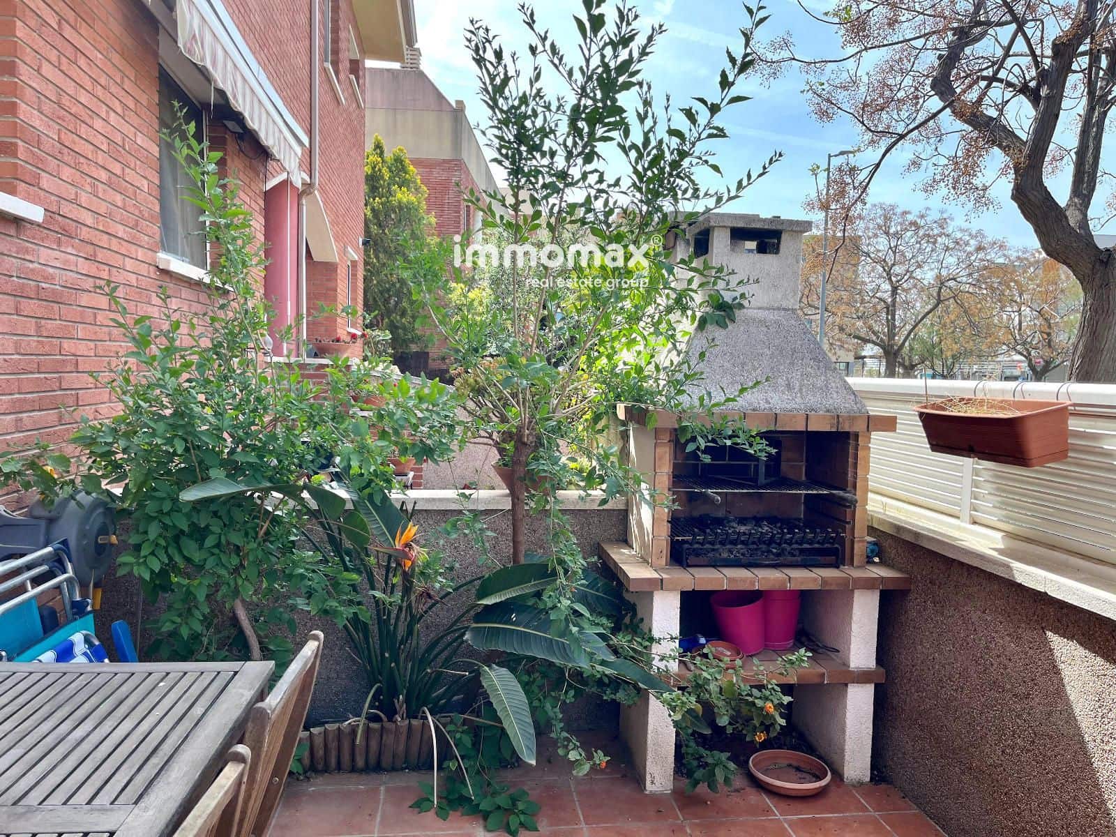 4 bedroom Townhouse for sale in Cubelles with pool garage - € 450,000 (Ref: 9778441)