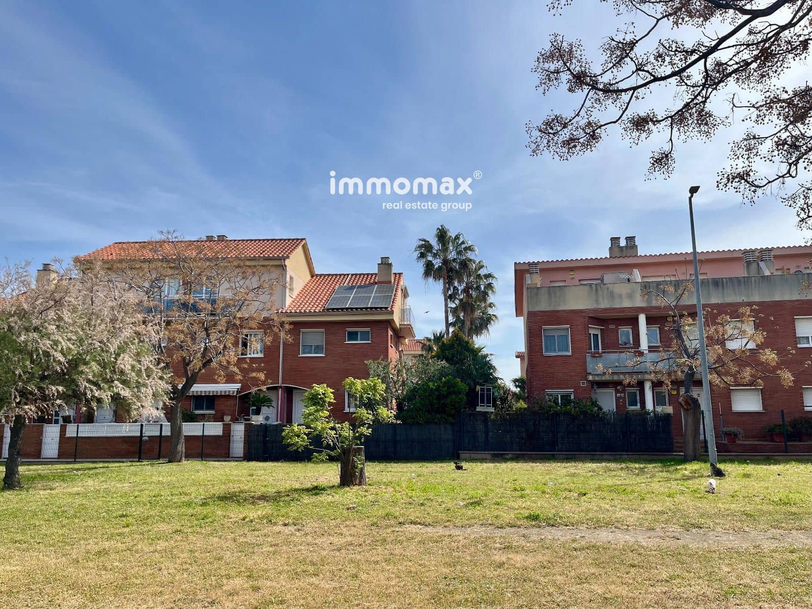 4 bedroom Townhouse for sale in Cubelles with pool garage - € 450,000 (Ref: 9778441)