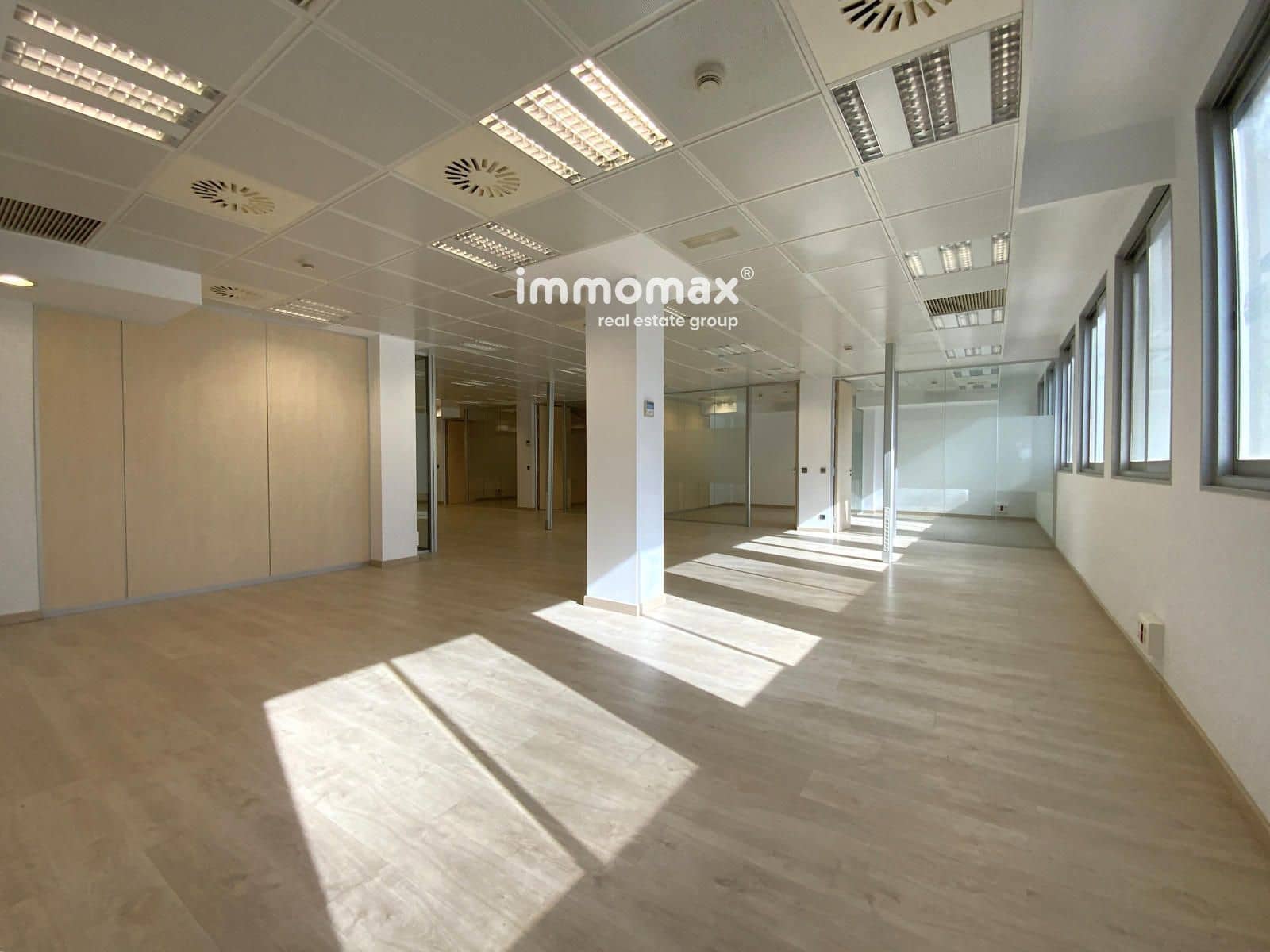 Toimisto vuokrattavana paikassa Barcelona kaupunki - 7 334 € (Ref: 9778639)