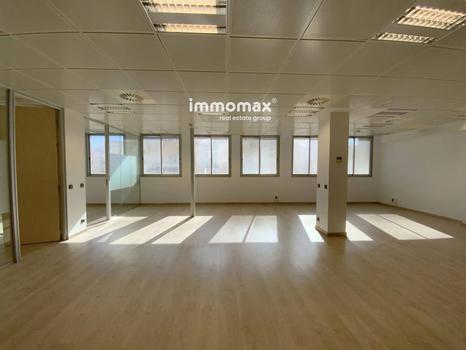 Toimisto vuokrattavana paikassa Barcelona kaupunki - 7 334 € (Ref: 9778639)