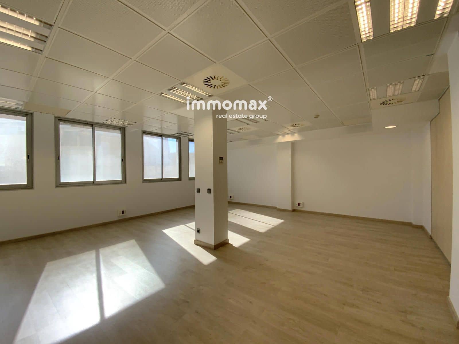 Toimisto vuokrattavana paikassa Barcelona kaupunki - 7 334 € (Ref: 9778639)