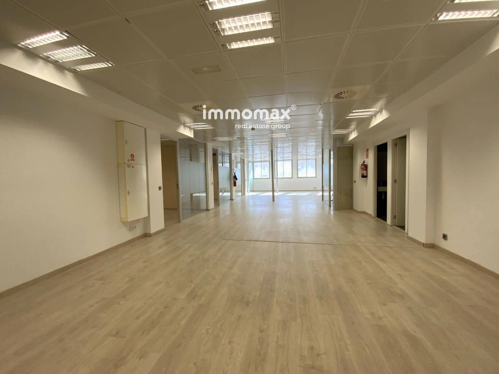 Toimisto vuokrattavana paikassa Barcelona kaupunki - 7 334 € (Ref: 9778639)