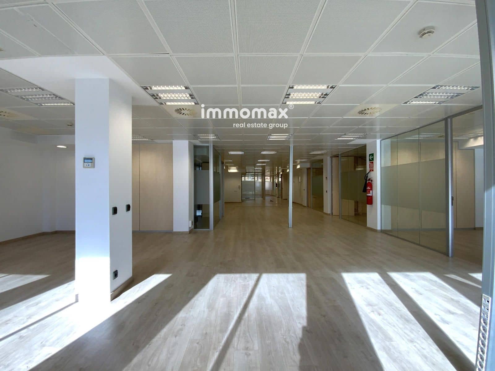 Toimisto vuokrattavana paikassa Barcelona kaupunki - 7 334 € (Ref: 9778639)