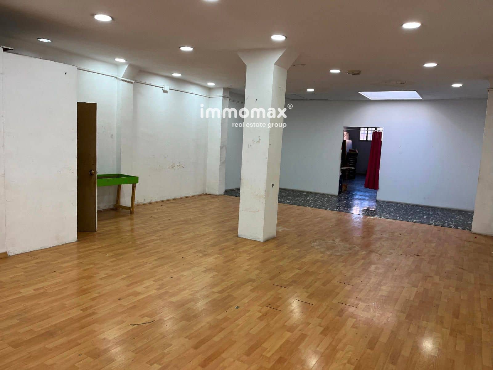 Commercieel te koop in Sabadell - € 165.000 (Ref: 9787728)