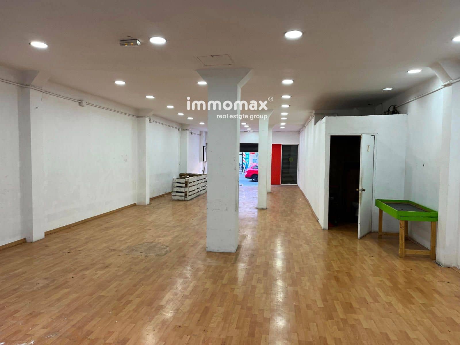 Commercieel te koop in Sabadell - € 348.000 (Ref: 9787729)