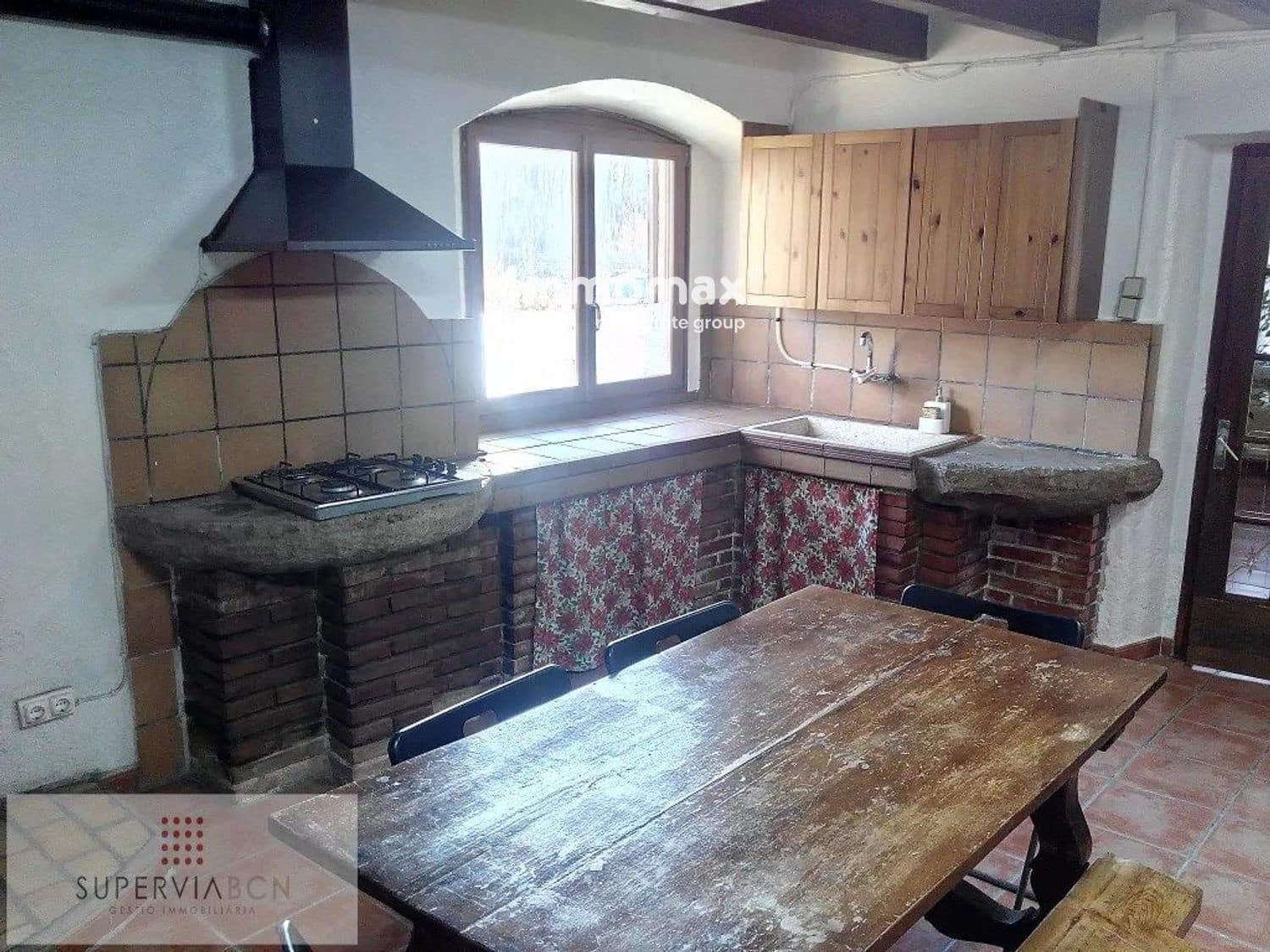 7 bedroom Villa for sale in Barcelona city - € 595,000 (Ref: 9821180)