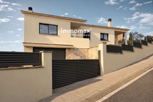 4 chambre Villa/Maison à vendre à Gualba avec garage - 449 000 € (Ref: 9821181)