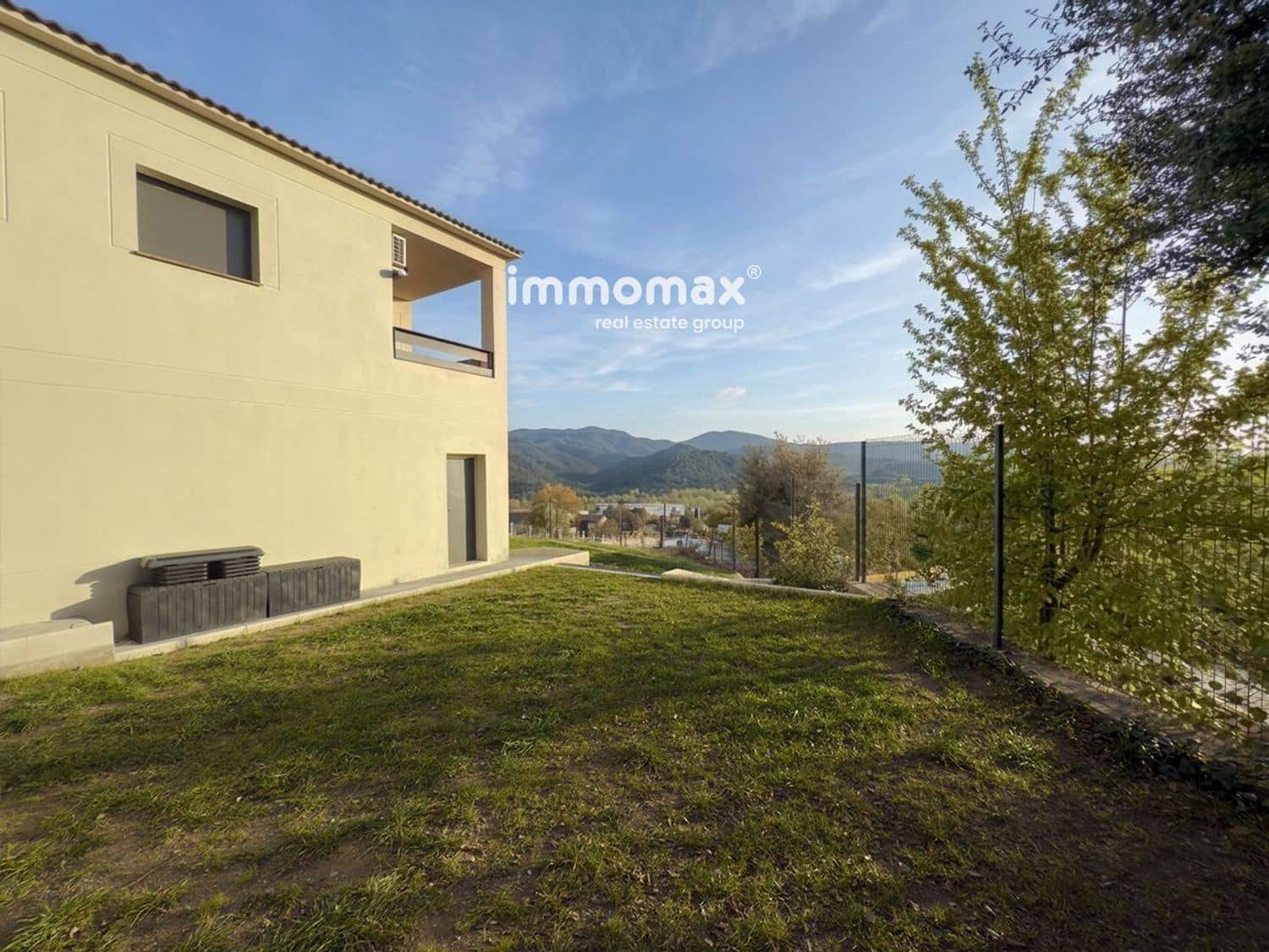 4 chambre Villa/Maison à vendre à Gualba avec garage - 449 000 € (Ref: 9821181)