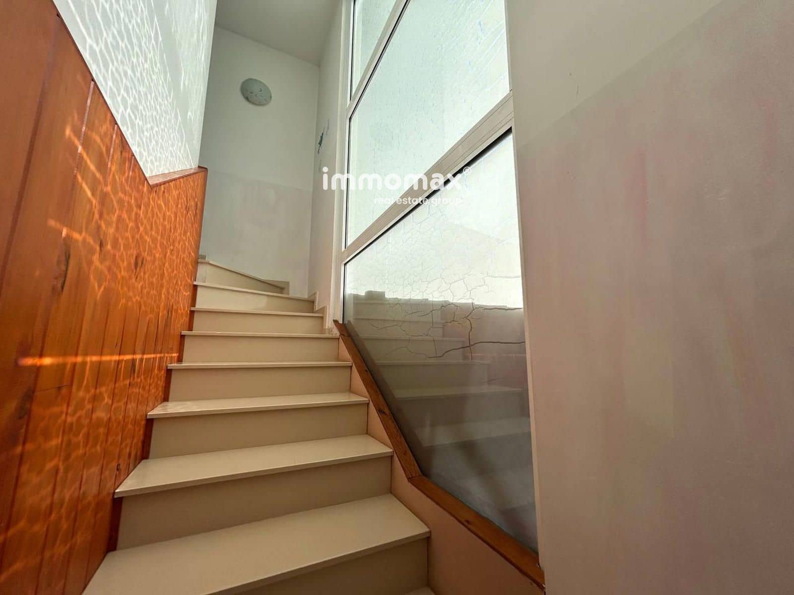 3 bedroom Villa for sale in Palau de Plegamans with garage - € 429,000 (Ref: 9821673)