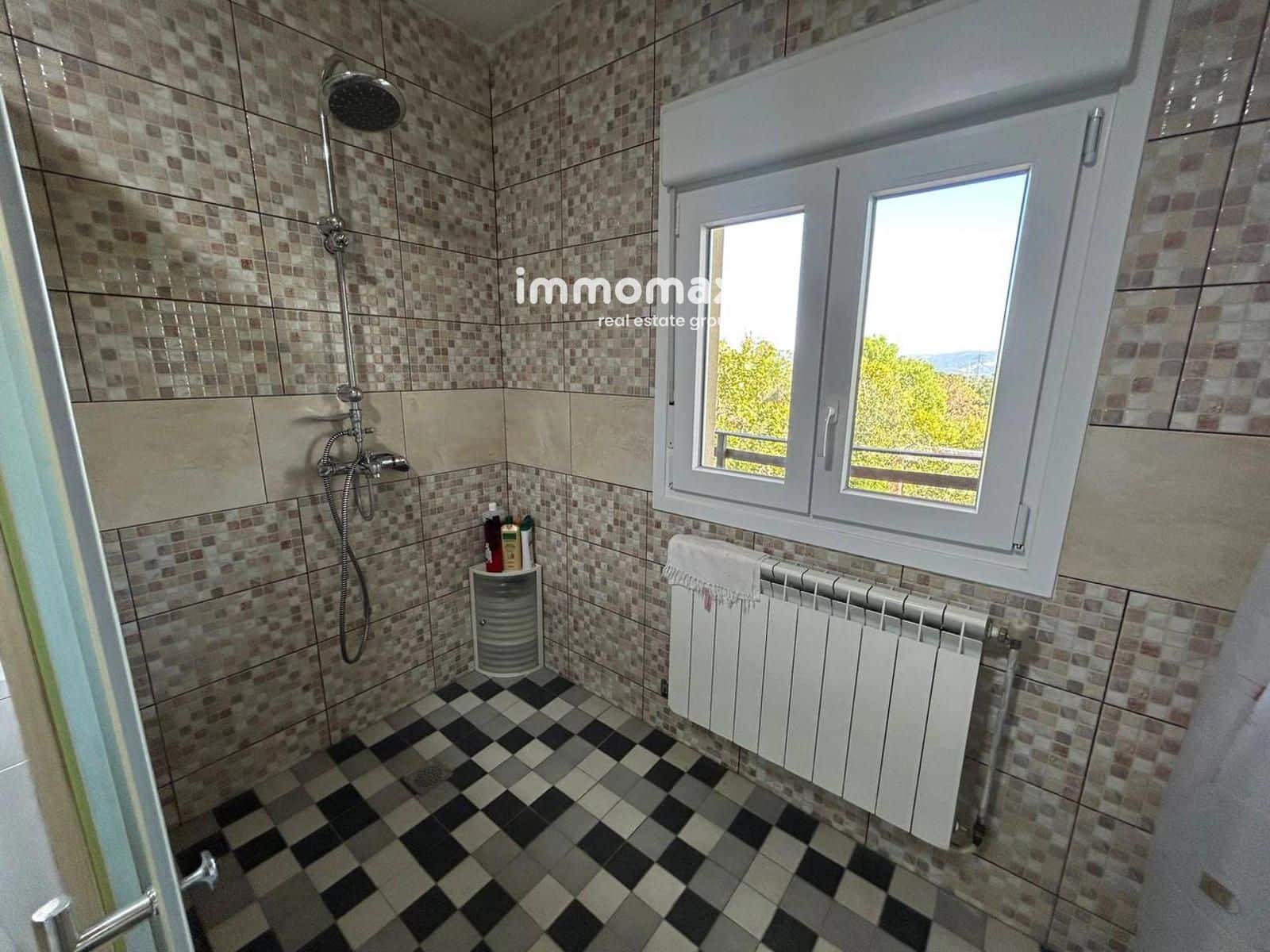 3 bedroom Villa for sale in Palau de Plegamans with garage - € 429,000 (Ref: 9821673)