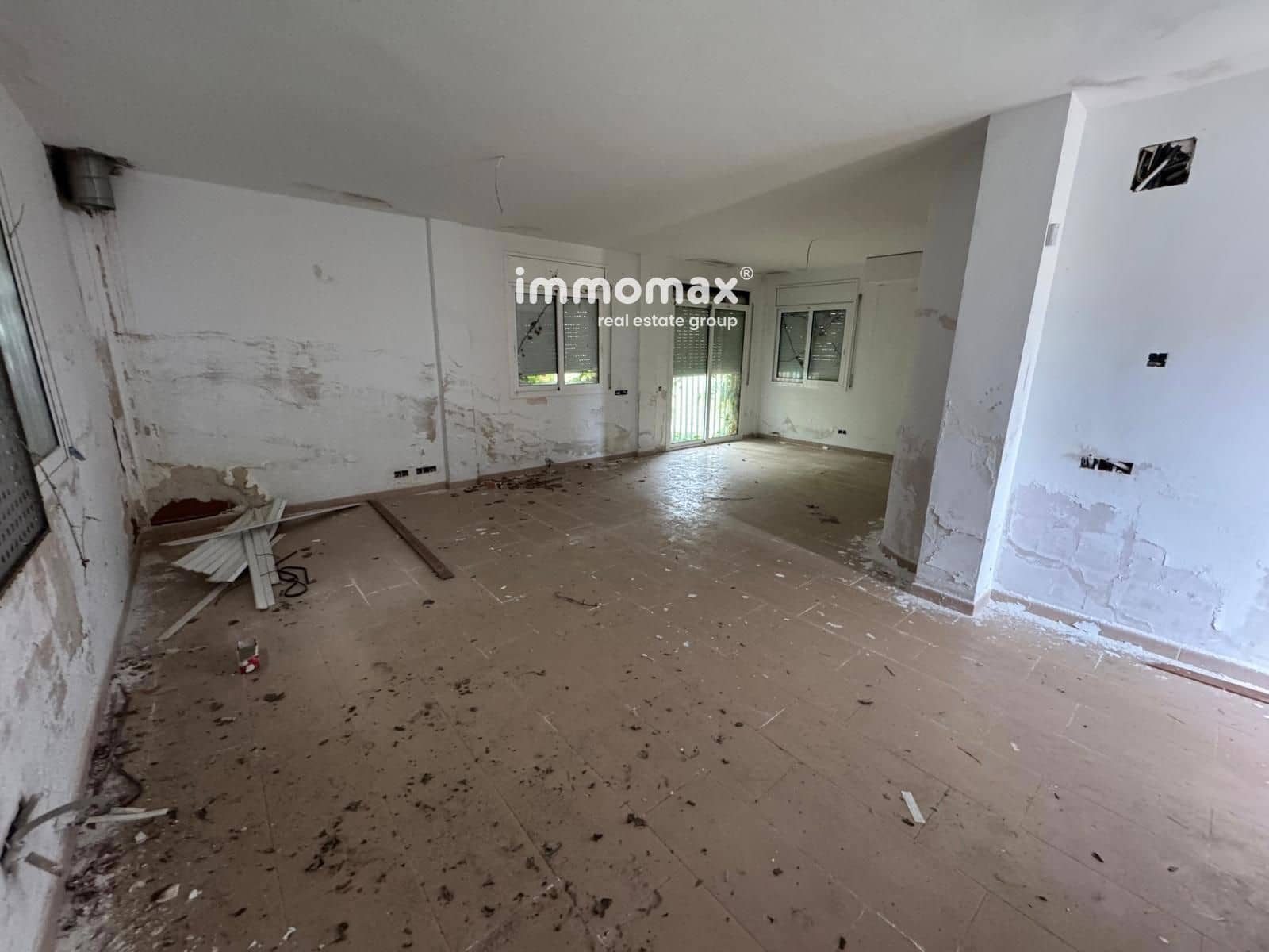 4 Zimmer Villa zu verkaufen in Vallirana - 270.000 € (Ref: 9828023)