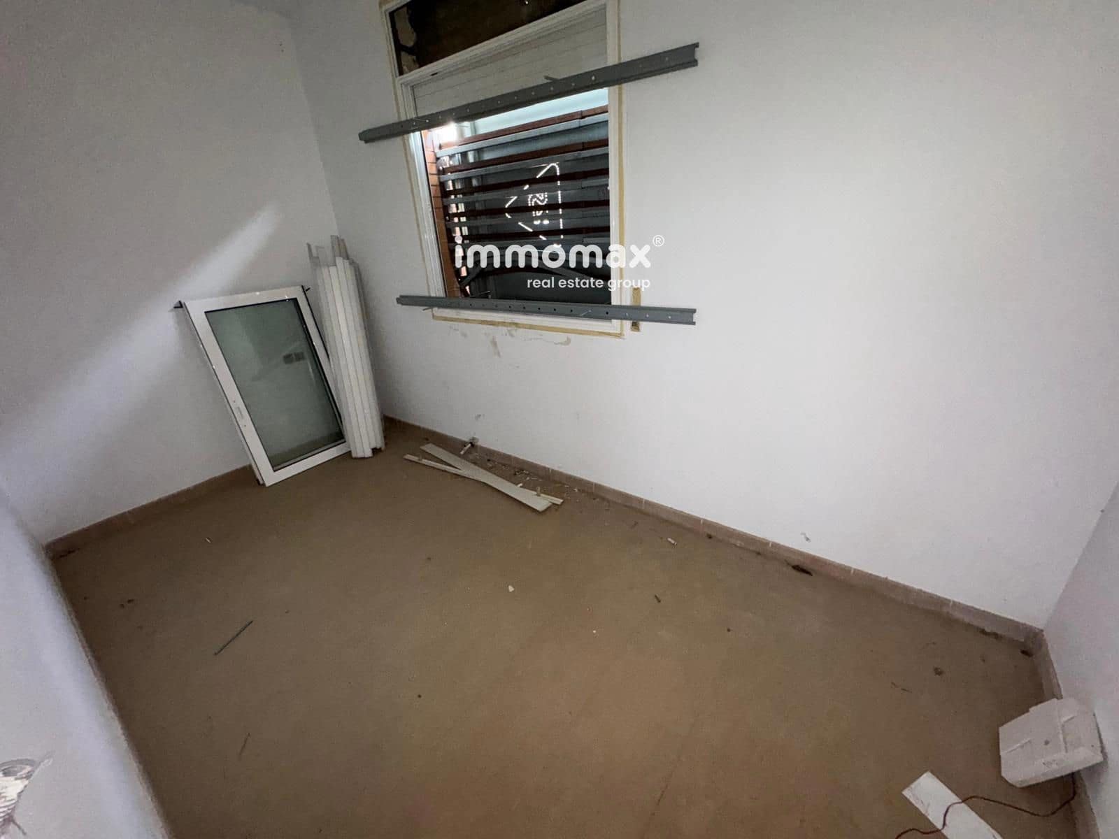 4 Zimmer Villa zu verkaufen in Vallirana - 270.000 € (Ref: 9828023)