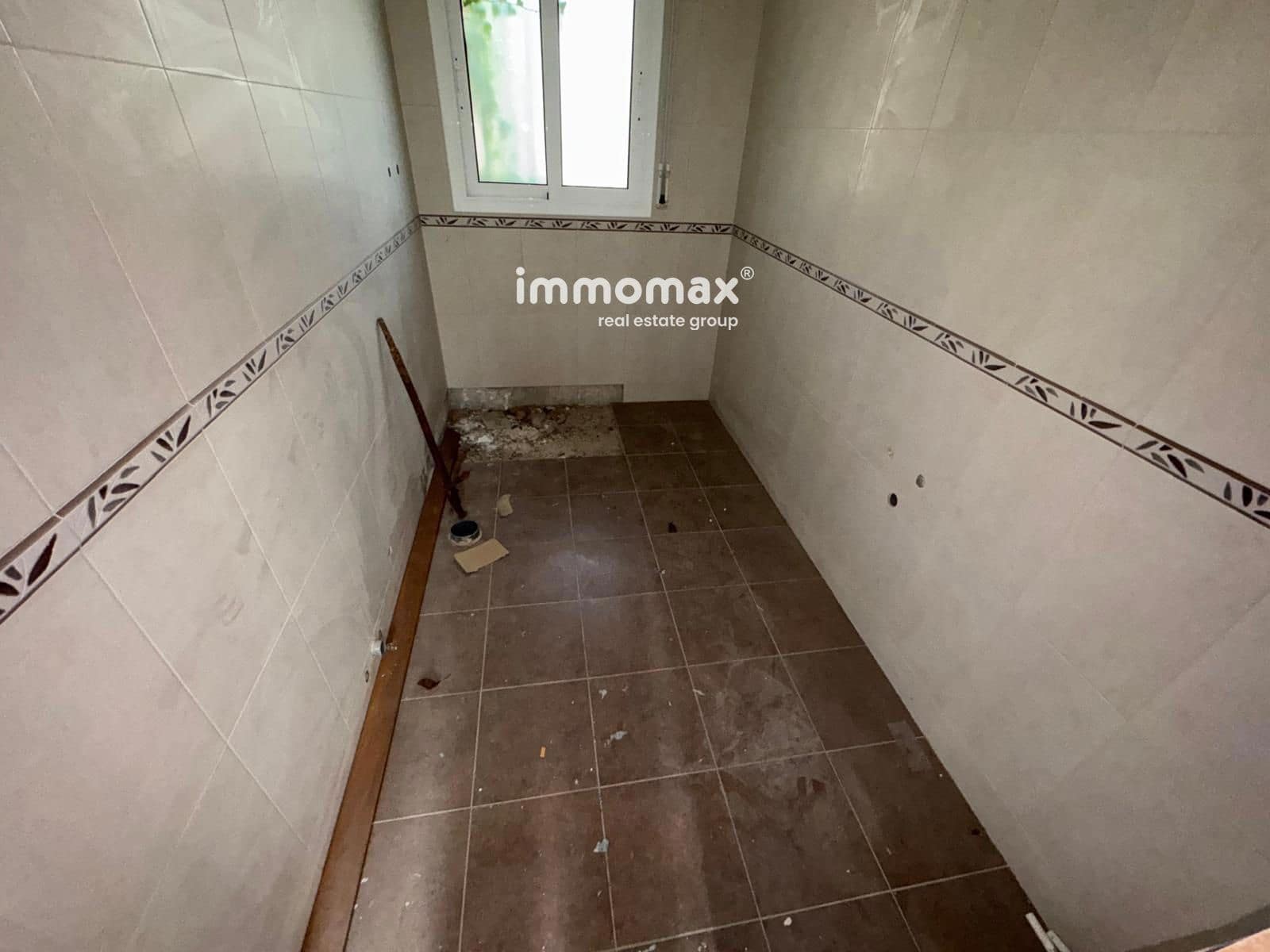 4 Zimmer Villa zu verkaufen in Vallirana - 270.000 € (Ref: 9828023)