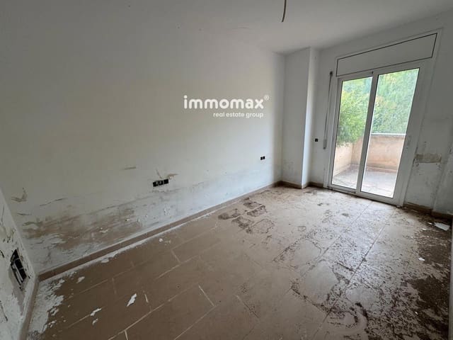 4 Zimmer Villa zu verkaufen in Vallirana - 270.000 € (Ref: 9828023)