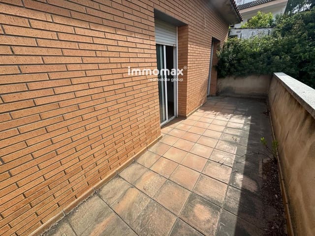 4 Zimmer Villa zu verkaufen in Vallirana - 270.000 € (Ref: 9828023)