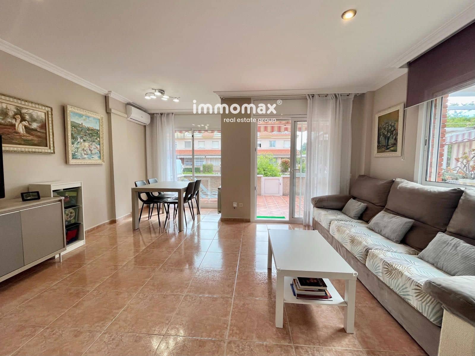 4 bedroom Townhouse for sale in Cubelles with pool garage - € 560,000 (Ref: 9833025)
