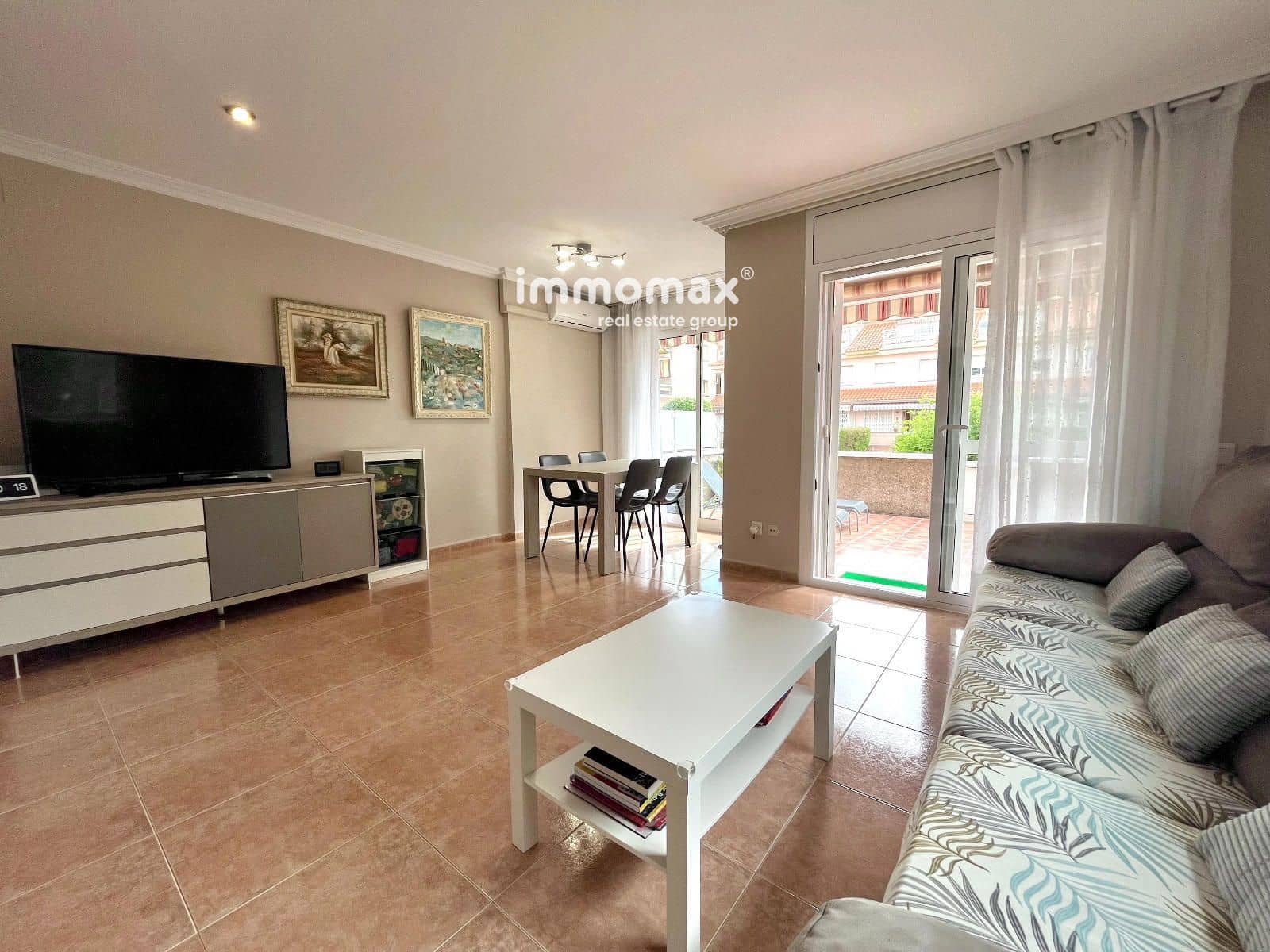 4 bedroom Townhouse for sale in Cubelles with pool garage - € 560,000 (Ref: 9833025)