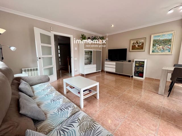 4 quarto Casa em Banda para venda em Cubelles com piscina garagem - 560 000 € (Ref: 9833025)