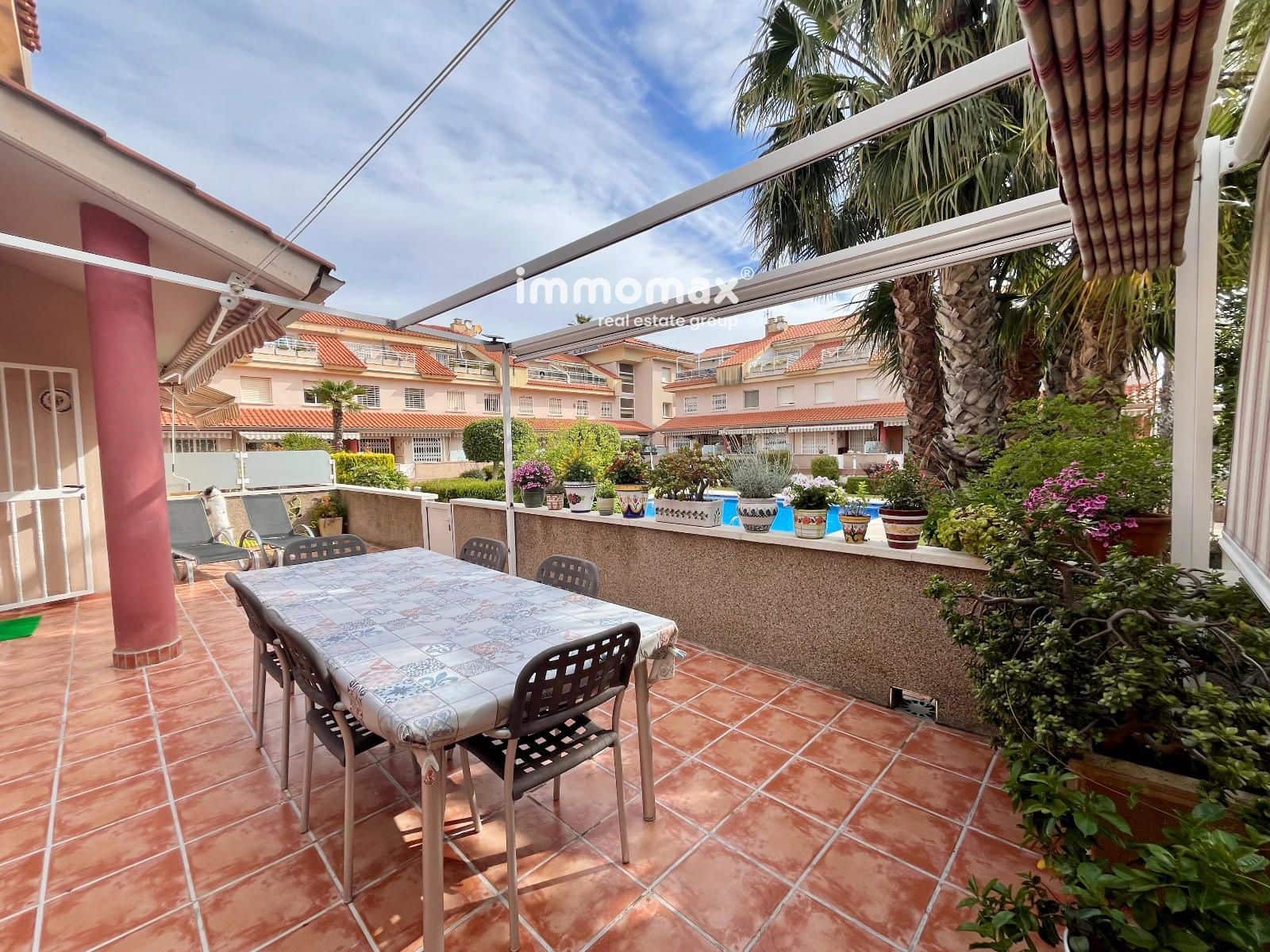 4 bedroom Townhouse for sale in Cubelles with pool garage - € 560,000 (Ref: 9833025)