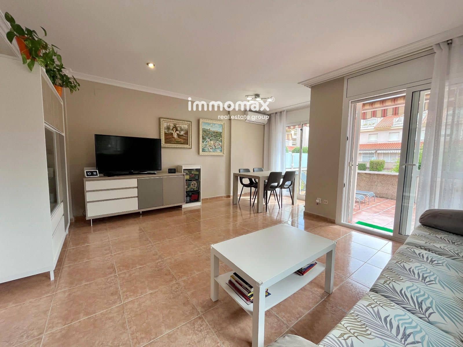 4 bedroom Townhouse for sale in Cubelles with pool garage - € 560,000 (Ref: 9833025)