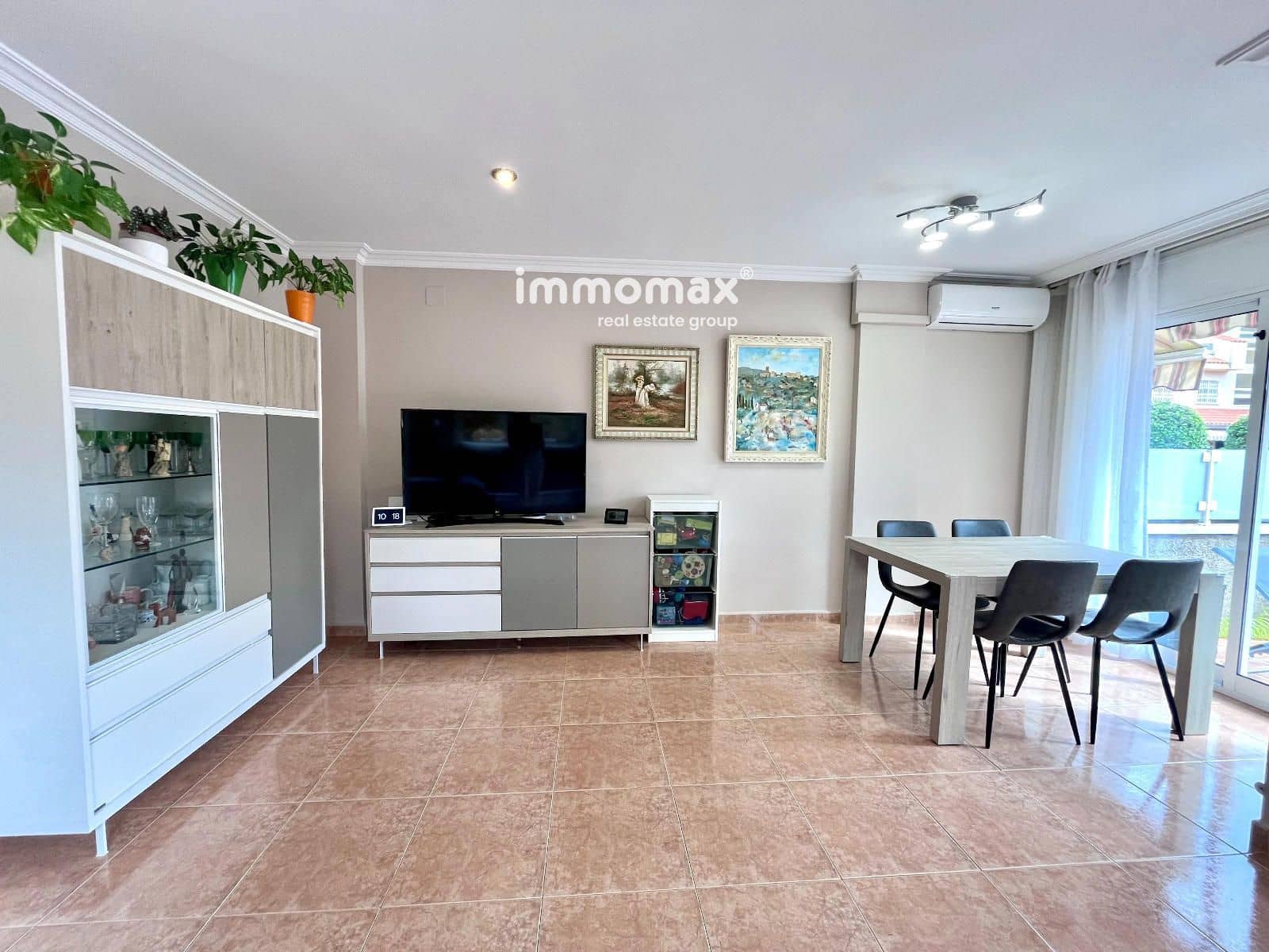 4 bedroom Townhouse for sale in Cubelles with pool garage - € 560,000 (Ref: 9833025)