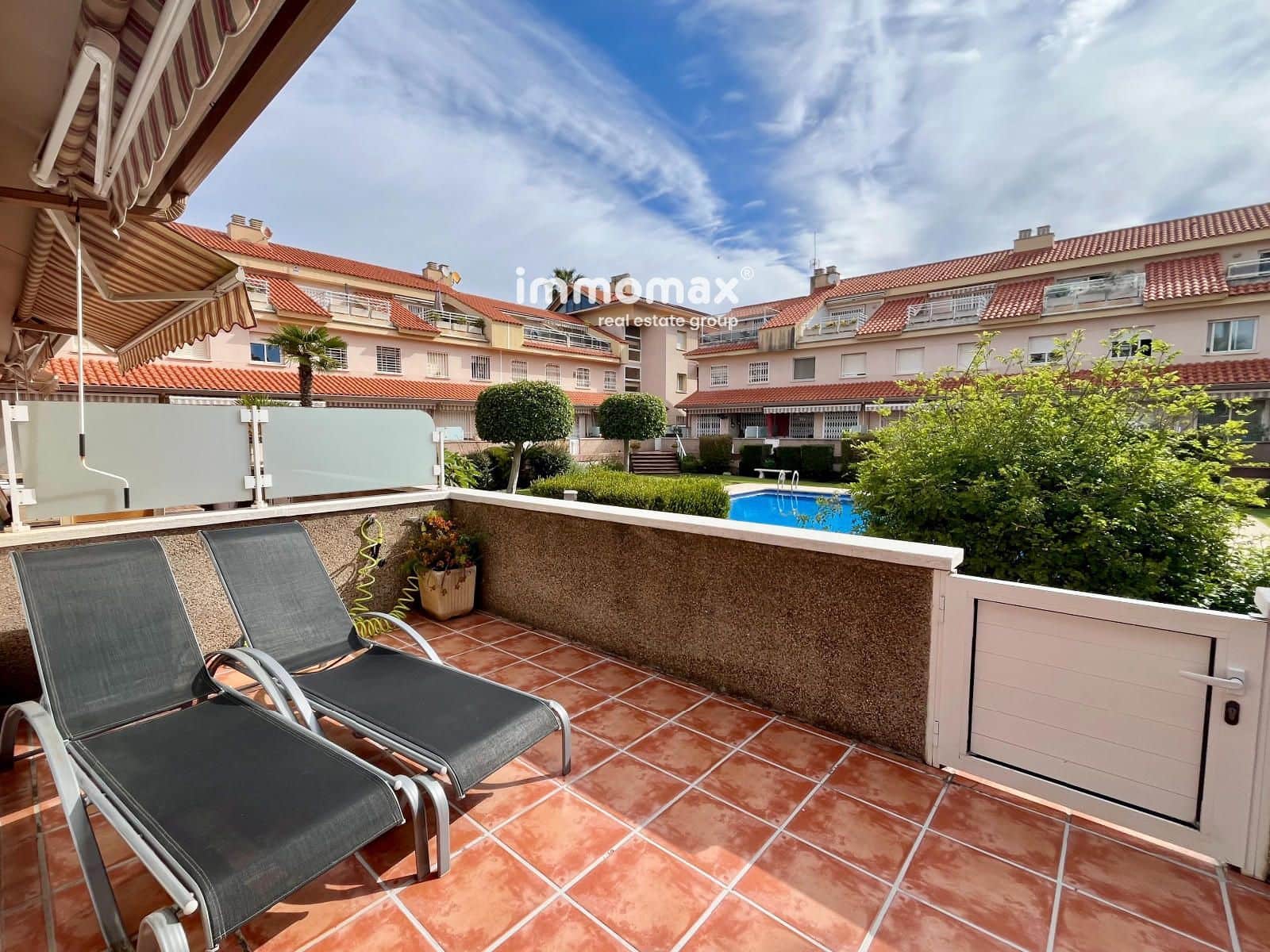 4 bedroom Townhouse for sale in Cubelles with pool garage - € 560,000 (Ref: 9833025)