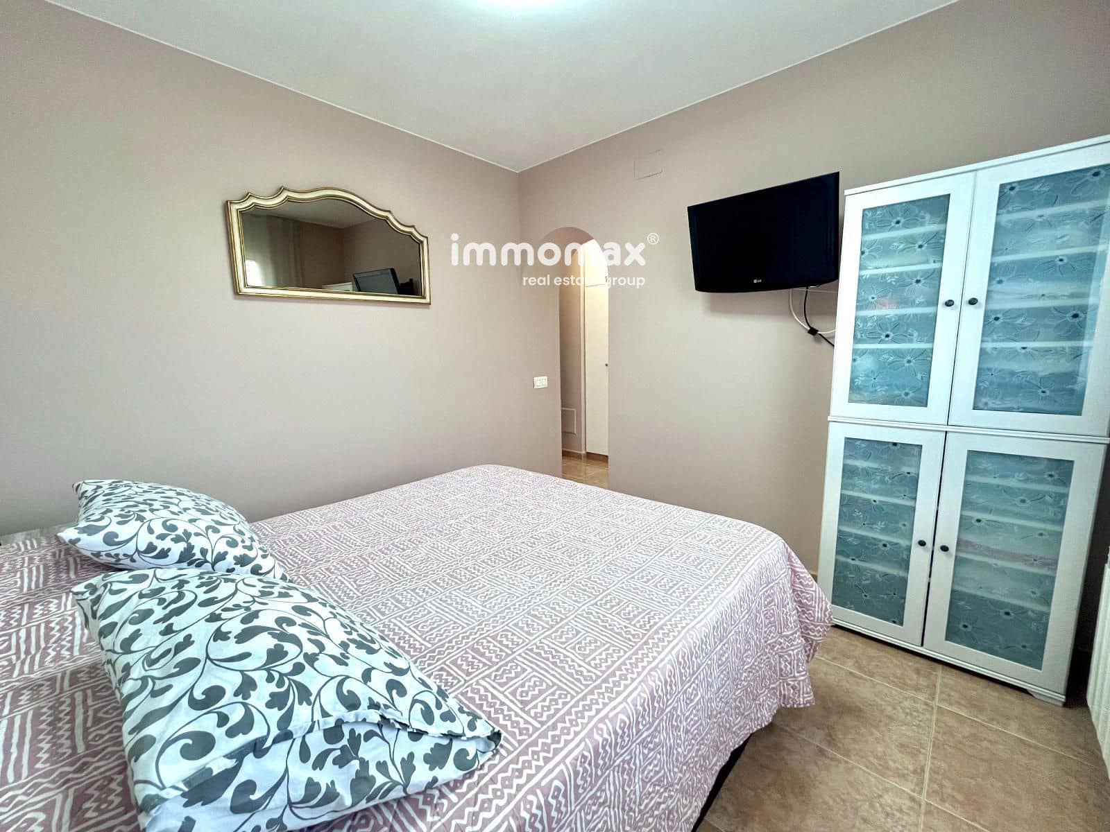 4 bedroom Townhouse for sale in Cubelles with pool garage - € 560,000 (Ref: 9833025)