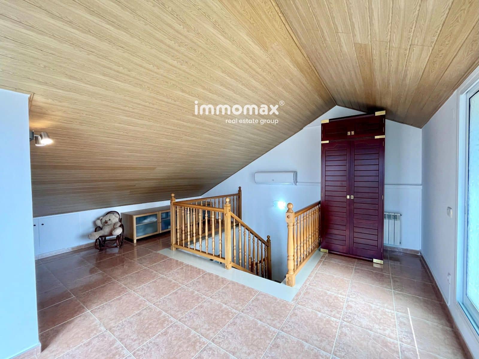 4 bedroom Townhouse for sale in Cubelles with pool garage - € 560,000 (Ref: 9833025)
