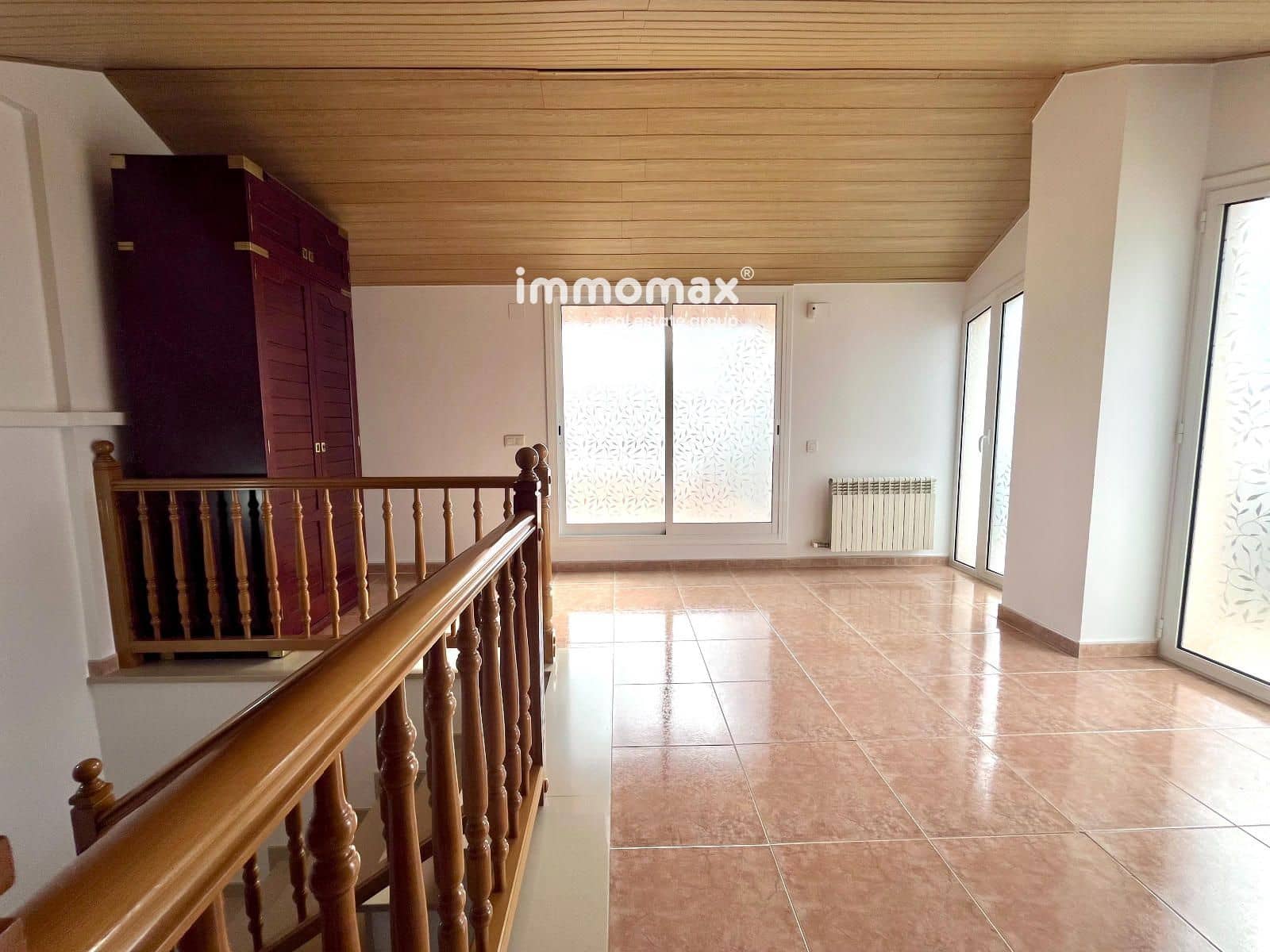 4 bedroom Townhouse for sale in Cubelles with pool garage - € 560,000 (Ref: 9833025)