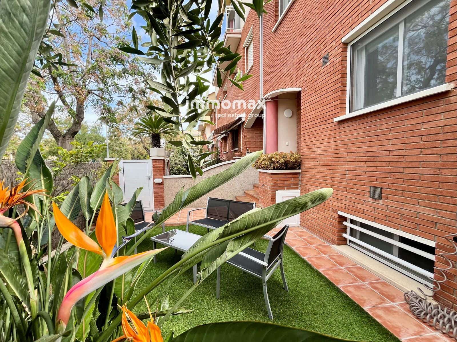 4 bedroom Townhouse for sale in Cubelles with pool garage - € 560,000 (Ref: 9833025)