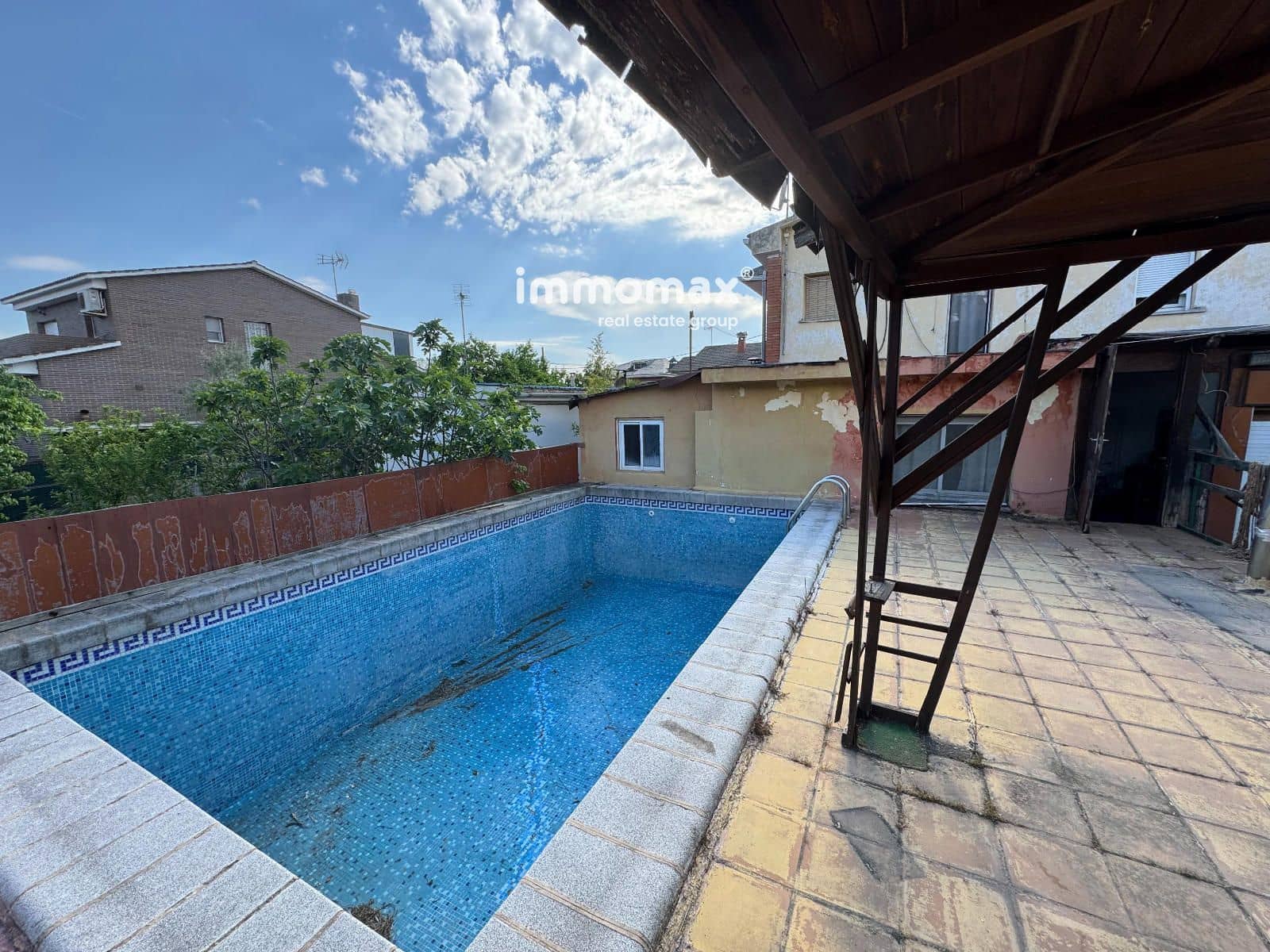5 bedroom Villa for sale in Santa Eulalia de Roncana with pool garage - € 329,000 (Ref: 9836758)