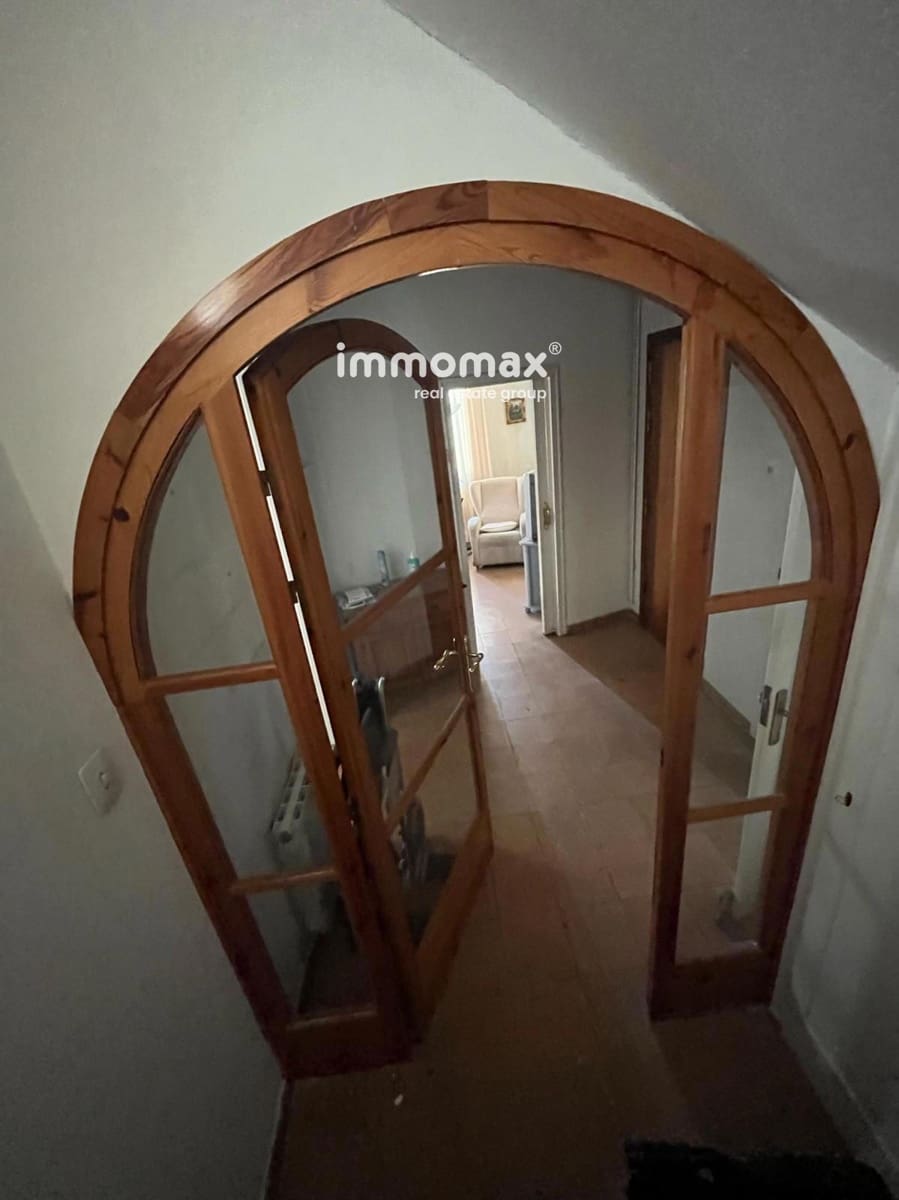 4 bedroom Flat for sale in Sant Boi de Llobregat - € 275,000 (Ref: 9838270)