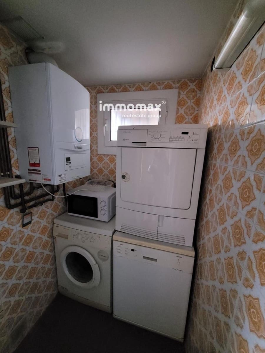 4 bedroom Flat for sale in Sant Boi de Llobregat - € 275,000 (Ref: 9838270)