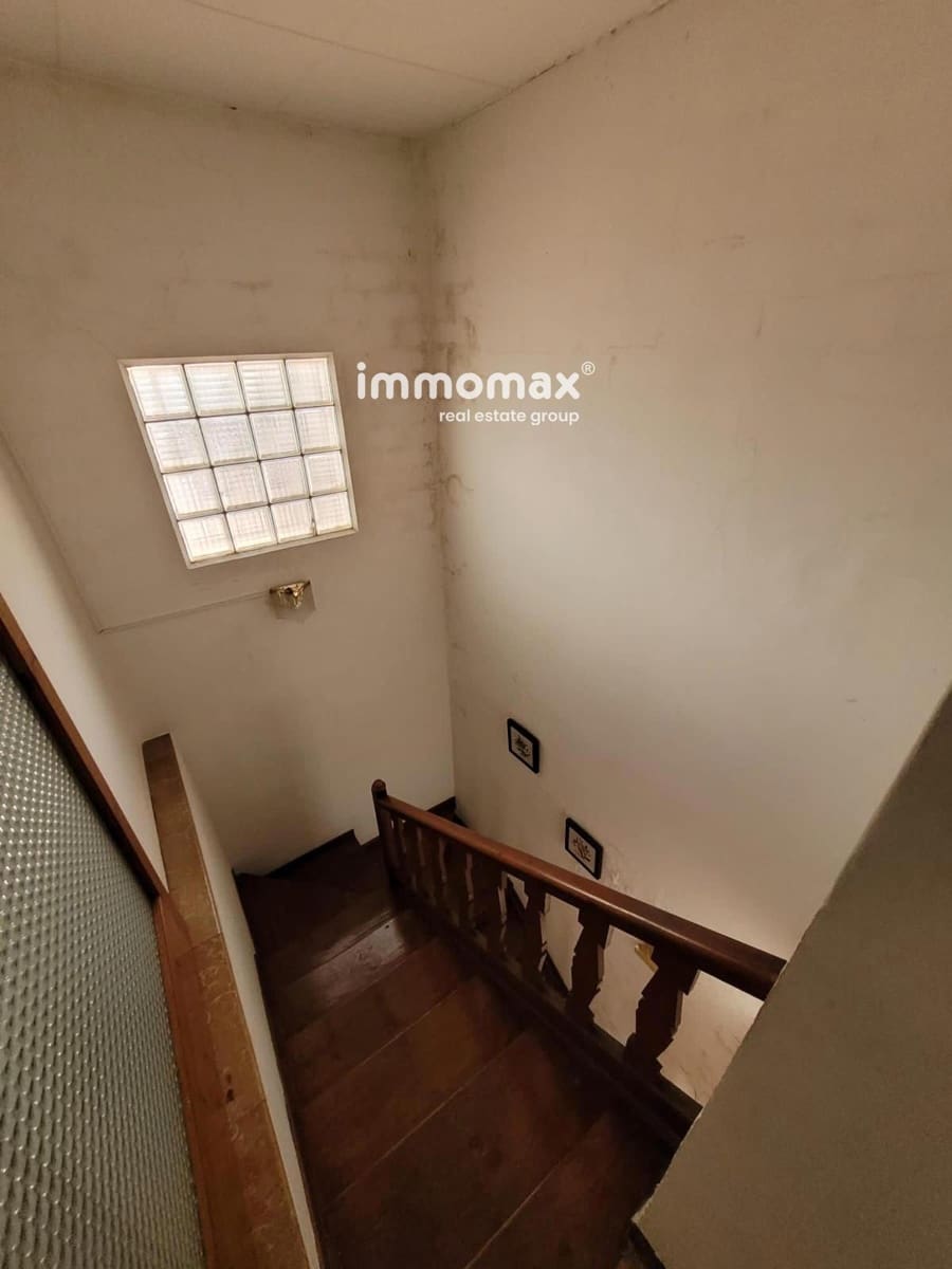 4 bedroom Flat for sale in Sant Boi de Llobregat - € 275,000 (Ref: 9838270)