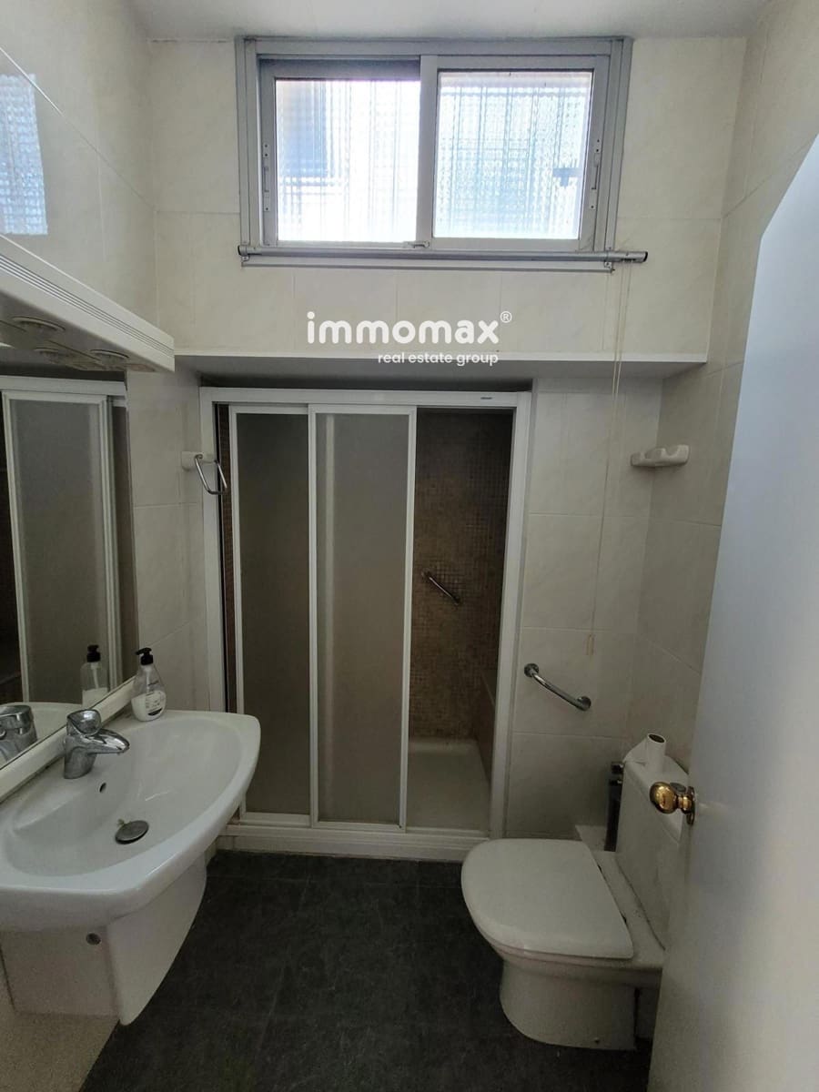 4 bedroom Flat for sale in Sant Boi de Llobregat - € 275,000 (Ref: 9838270)