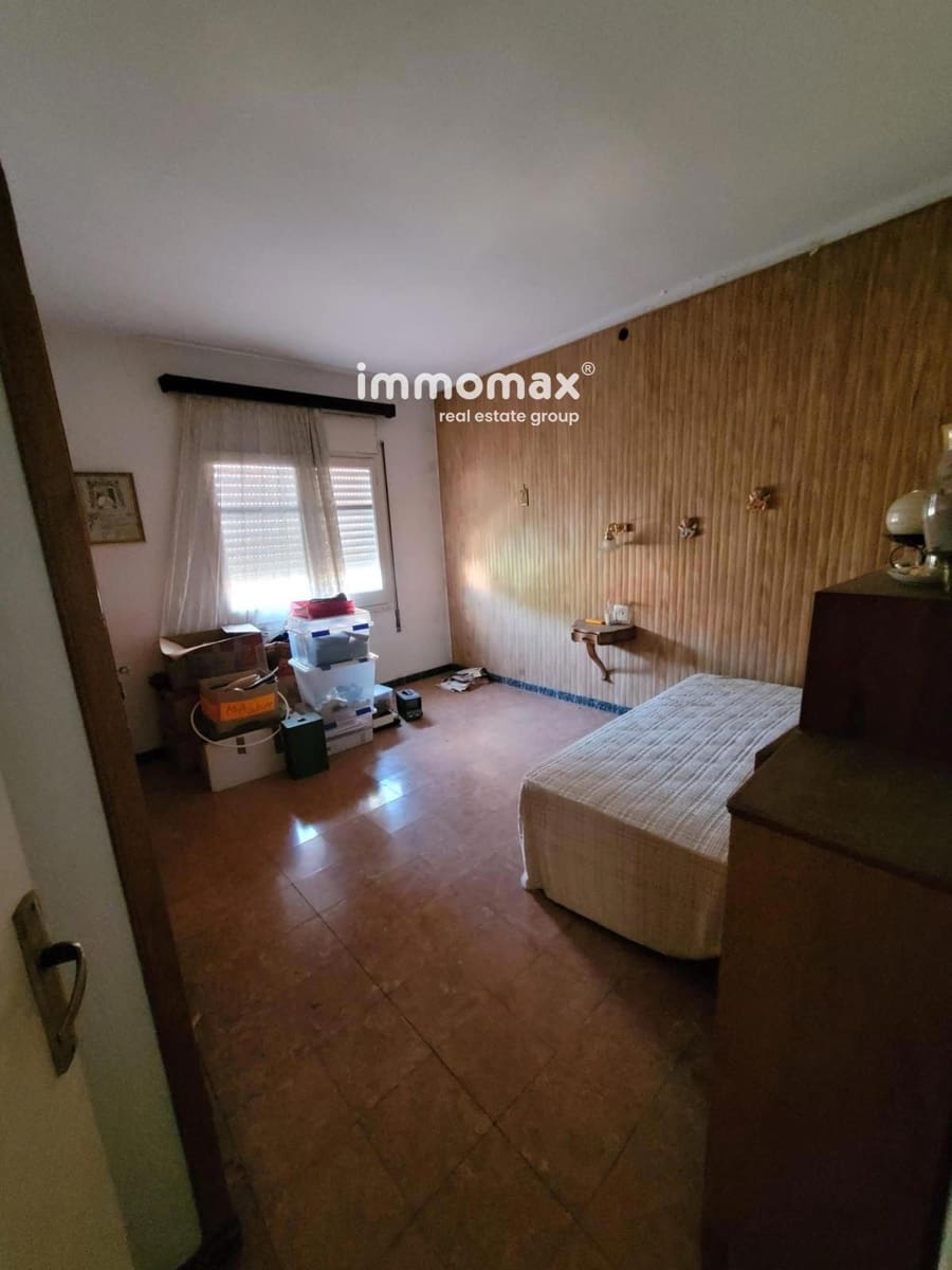 4 bedroom Flat for sale in Sant Boi de Llobregat - € 275,000 (Ref: 9838270)