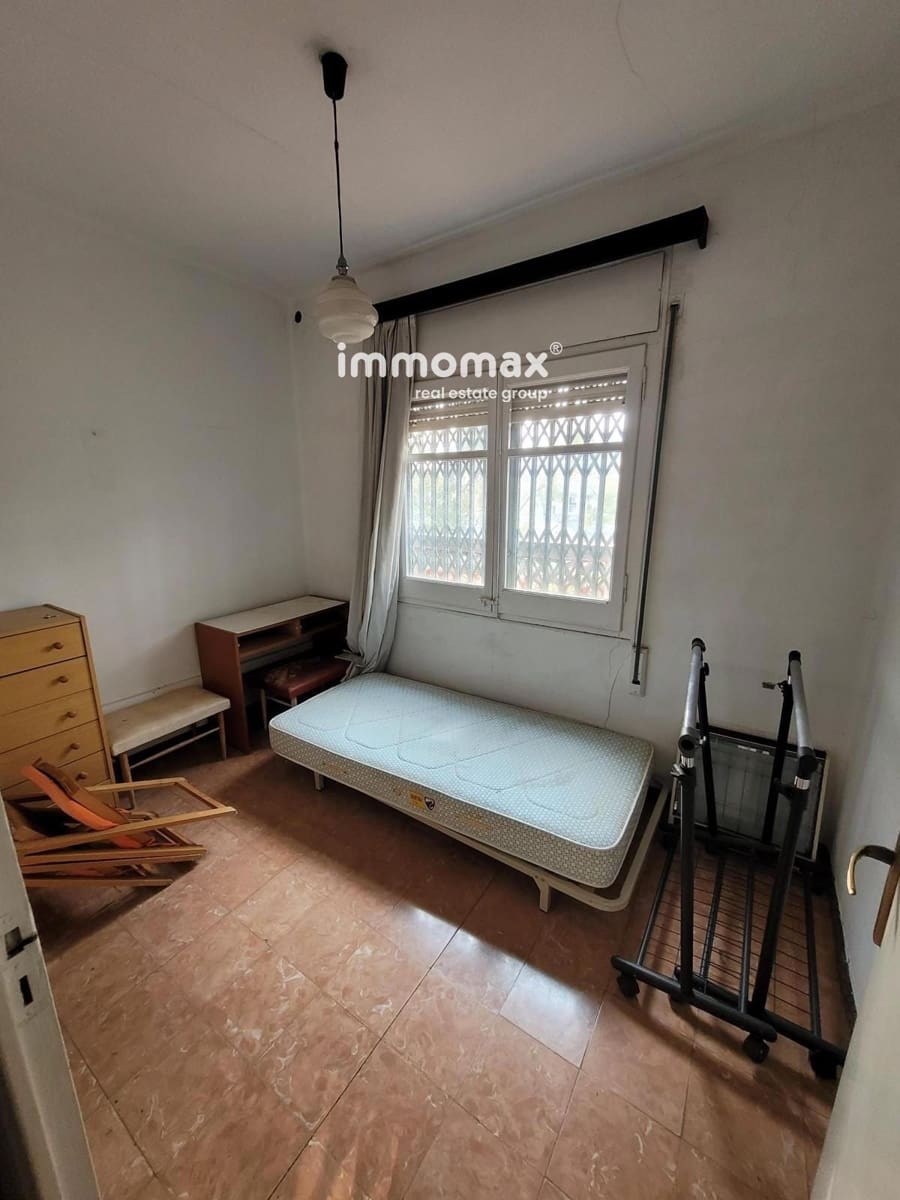 4 bedroom Flat for sale in Sant Boi de Llobregat - € 275,000 (Ref: 9838270)