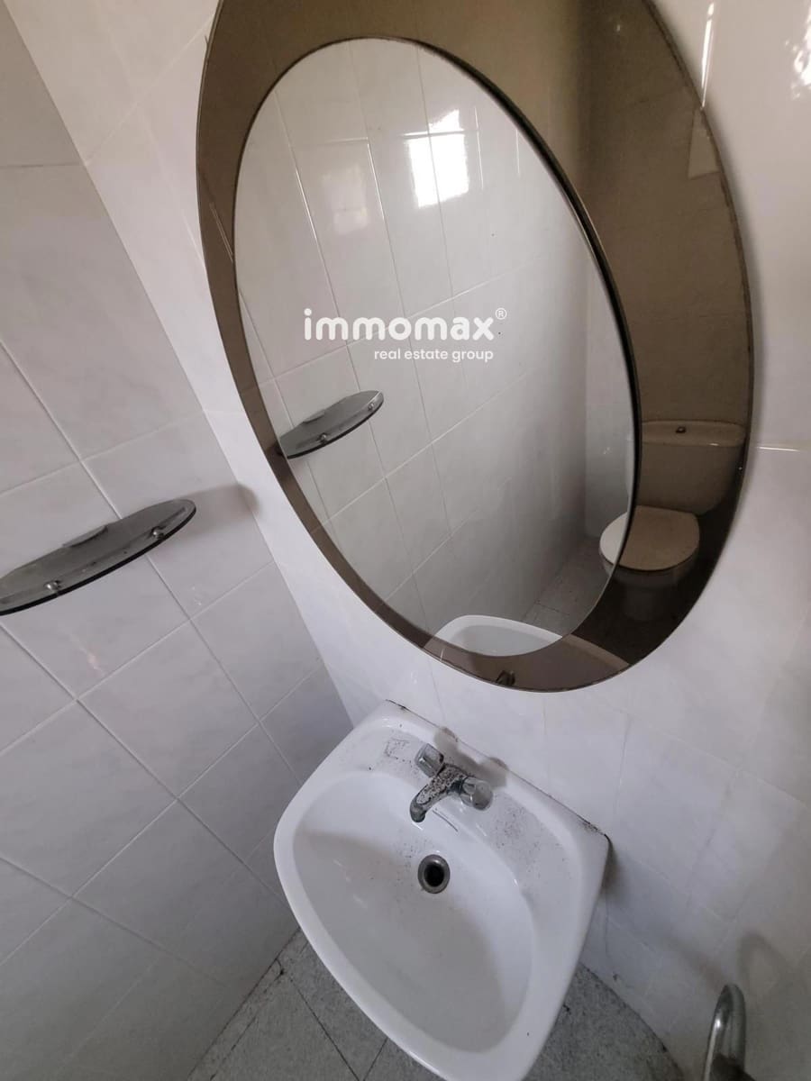 4 bedroom Flat for sale in Sant Boi de Llobregat - € 275,000 (Ref: 9838270)