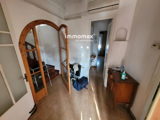 4 bedroom Flat for sale in Sant Boi de Llobregat - € 275,000 (Ref: 9838270)