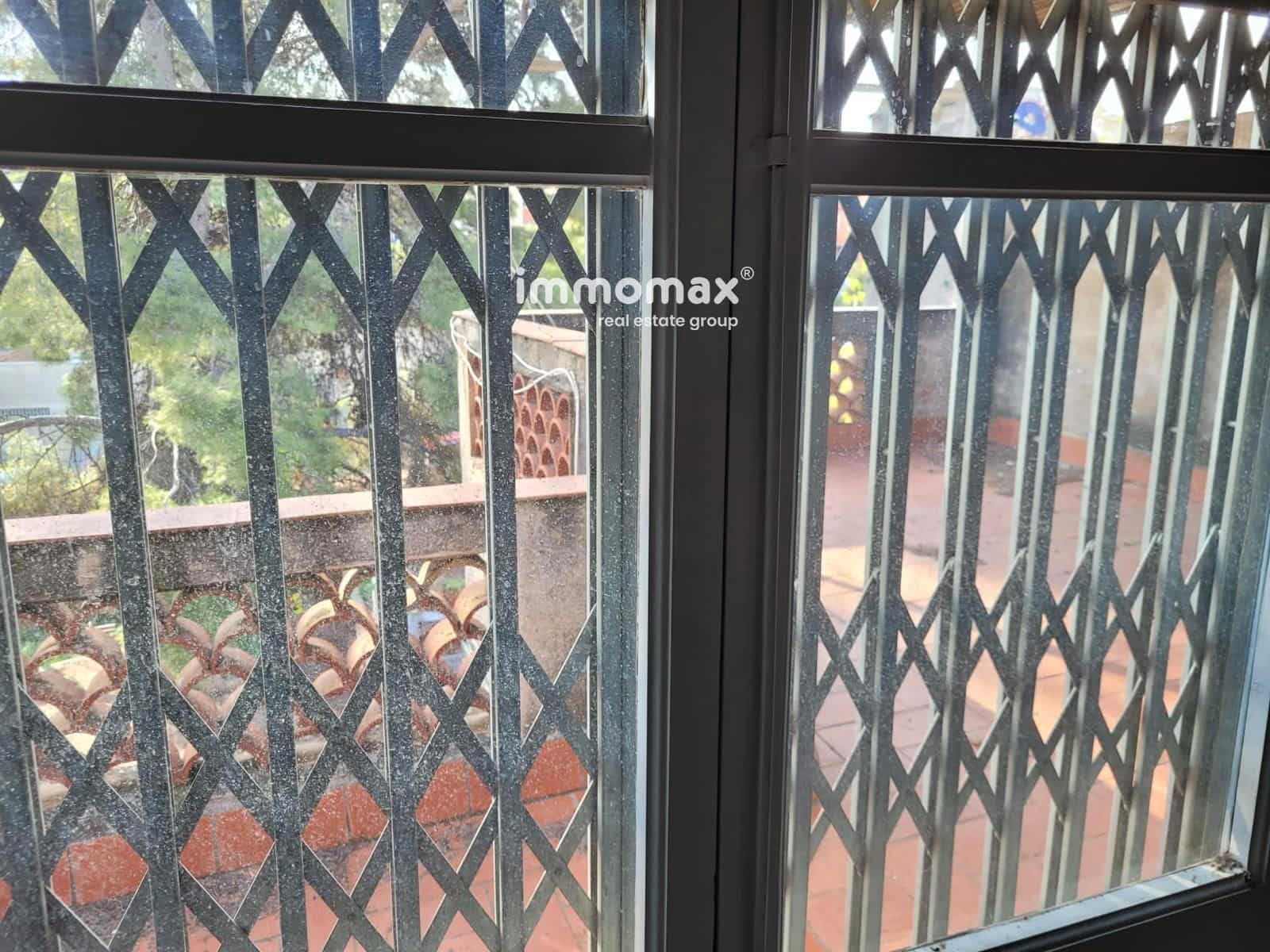 4 bedroom Flat for sale in Sant Boi de Llobregat - € 275,000 (Ref: 9838270)