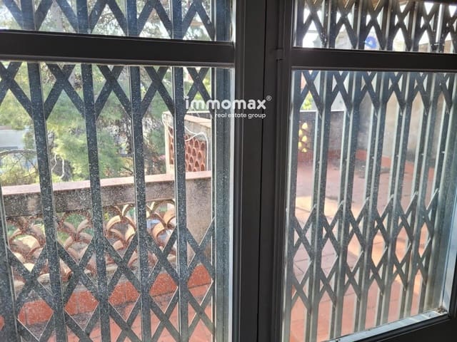 4 bedroom Flat for sale in Sant Boi de Llobregat - € 275,000 (Ref: 9838270)